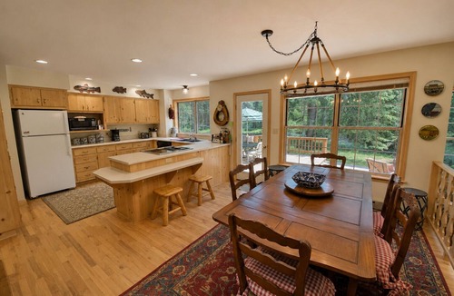Durango Cabin | Pet Friendly Riverfront Cabin