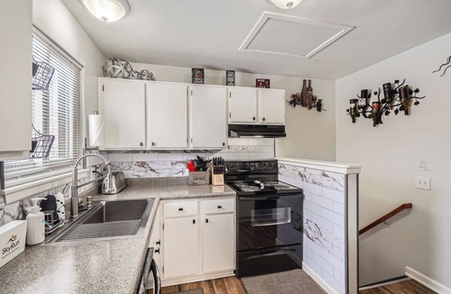 North Central Westminster House | Pet Friendly with Hot Tub