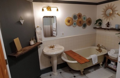 Virginia Highland Apartment | Piedmont park Beltline 1.5-bedroom walk to everything free parking