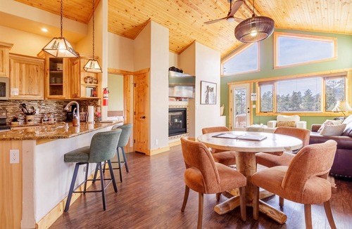 Woodland Park Cabin | Pikes Peak Ranch - Bear Den Cabin