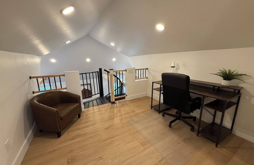 West Colorado Springs House | Pikes Peak View Loft - Walk to GOG, Old Colorado City