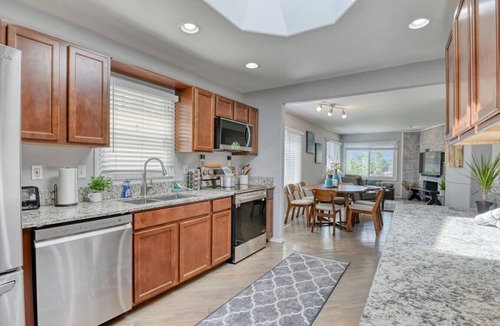 Central Colorado Springs House | Pikes Pk Panorama-View/2 Living Rms/Near Downtown