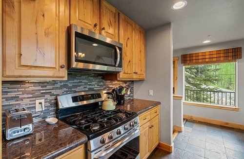 Purgatory House | Ping Pong, Foosball, Pet Friendly, Mountain Living