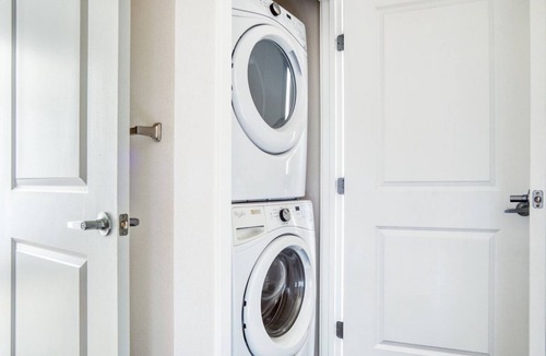 Uptown Apartment | Premium Uptown 1BR w/ W/D, Gym & Pool, walk to RiNo bars, by Blueground