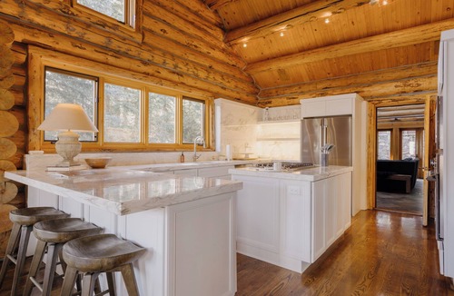 Mountain Village House | Private Cabin Retreat by InvitedHome | Guest House, Hot Tub, Wood Fireplace