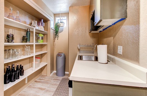 Capitol Hill Apartment | Private, Cozy and Quiet in the♥of Capital Hill