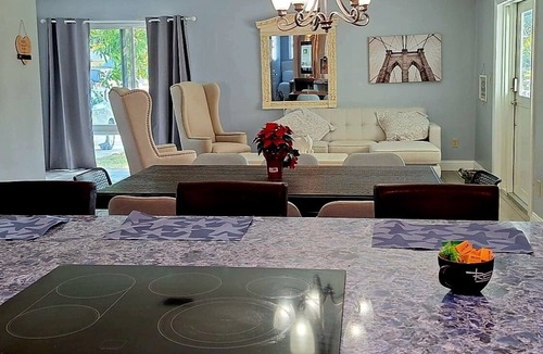 Cutler Bay Apartment | Private duplex house with WI-FI, TVs, BBQ Parking ,enjoy a peaceful Getaway