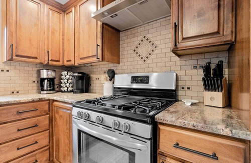 Cascade-Chipita Park Cottage | Private Family Home w/Large Patio, Hot Tub, Fire Pit by Forest & Peak Retreats