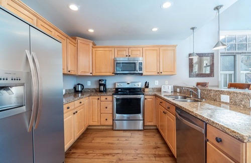 Telluride House | Private Four-Bedroom Retreat With Hot Tub in Telluride