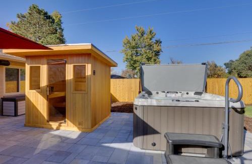Barths House | Private Hot Tub & Sauna: ‘Saulsbury Guest House’