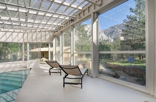 Nathrop House | PRIVATE INDOOR HOT SPRINGS POOL~RETRO GEODESIC DOME~CHALK CLIFFS VIEW~WILDLIFE