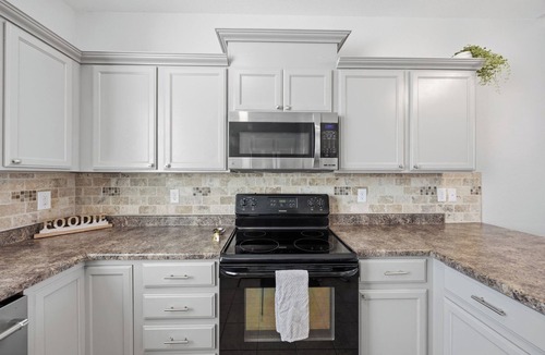 Security-Widefield House | Private King Bed Suite/Modern Stay near COS Airport