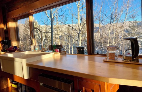 Bailey Cabin | Private Mountaintop Cabin High in the Majestic Blue Sky