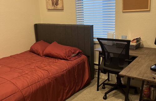 Hale House | Private Quaint Cozy Room