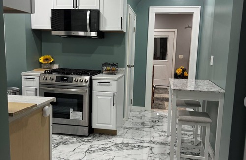 Minneapolis House | Private rooms available at a 4 bedrooms private home. Shared amenities.