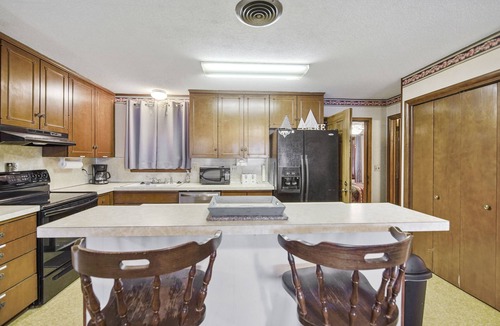 Dennis House | PROPERTY NO LONGER AVAILABLE