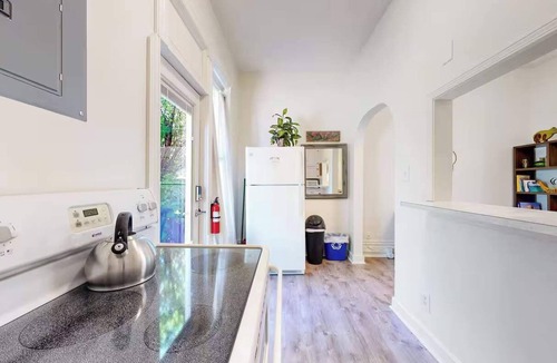 Old Town House | Quaint Victorian Duplex 1/4 mile to Old Town SQ
