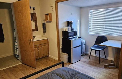 Howard House | Quiet Motel Room Near Ark River - 15 min to Salida