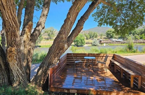 Howard House | Quiet Motel Room Near Ark River - 15 min to Salida