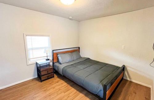 Howard House | Quiet Motel Room Near Ark River - 15 min to Salida