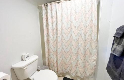 Howard House | Quiet Motel Room on Ark River - 2 beds - 15 min to Salida