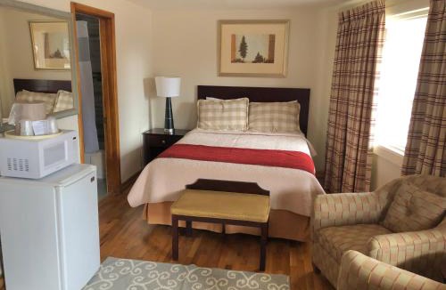 Colorado Springs Cabin | Rainbow Lodge and Inn