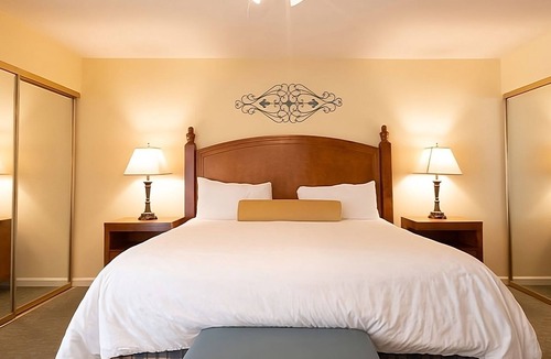 San Diego Country Estates Hotel | Ramona Countryside Stay | 4 Units w/Kitchen, Balcony | Near Wineries & Trails