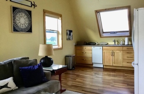 Palisade Apartment | Red Barn Loft with Stunning View of the Bookcliffs