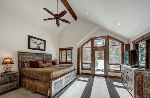 Sunny Slope Cabin | Red Mountain Lodge | Spacious 4BR retreat in Blue River with stunning mountain views.