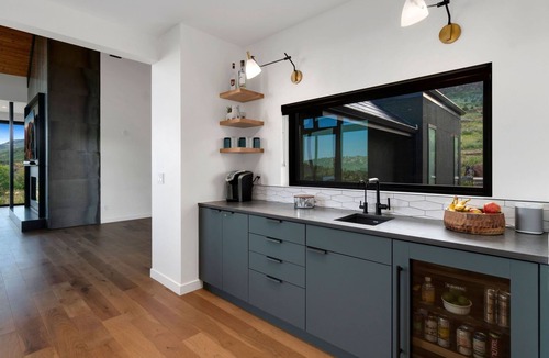 Morrison House | Red Rocks Hideaway - located @ entrance 1 - w Hot Tub