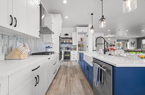 Bear Creek House | Red Rocks Retreat · Hot Tub · Game Room · Sleeps 12