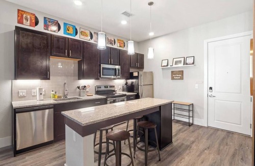 Golden Condo | Red Rocks Retreat | Minutes to Shows, Hikes, Shops