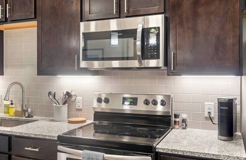 Golden Condo | Red Rocks Retreat | Minutes to Shows, Hikes, Shops