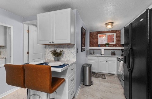 Cheesman Park House | Relax at a Cozy Garden Apt in Leafy Cheesman Park