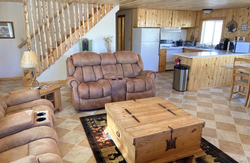 Rio Vista Estates Cabin | Relaxing, cozy cabin by Coller State Wildlife area