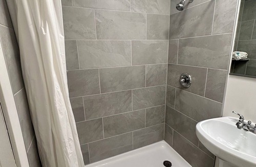 Oak Creek Hotel | Relaxing Getaway in our Classic Room at Lodges of Oak Creek!
