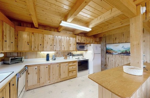 South Fork House | Relaxing mountain home, huge deck with great views and large private yard