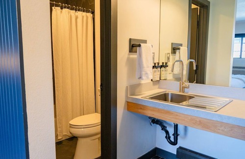 Winter Park Hotel | Relaxing Mountain Retreat Ideal for Couple Stay | Skiing or Hike Nearby