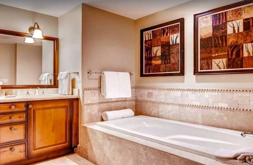 Highlands Townhomes Resort | Residences@Park Hyatt! 2/2 with FULL Kitchen! Top Rated Spa! Pool & Hot Tubs!