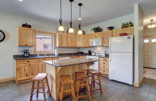 South Fork House | Rio Grande Club Retreat | Golf Discounts, 20 mins to Wolf Creek