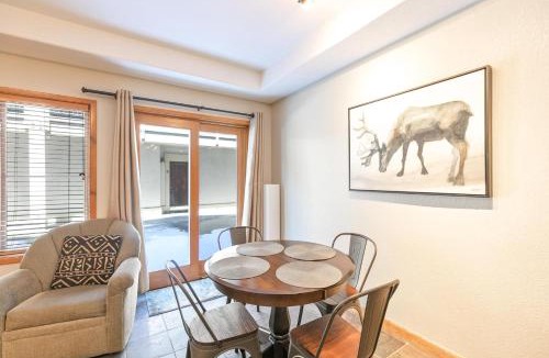Four O'Clock Apartment | Riverbend Centennial Run Condo: Ski In/Out