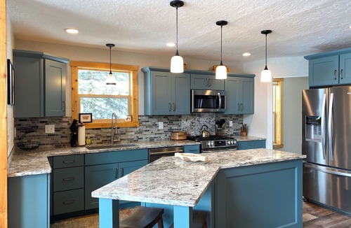 Alma Cabin | Riverfront Hot Tub & Starlink - South Platte Frontage, 15mi to Breck