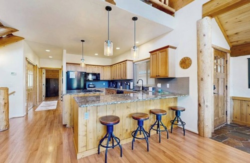 San Juan River Village House | Riverfront Lodge | Hot Tub | Game Room