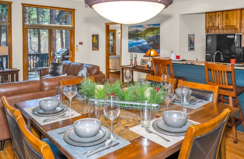 Estes Park Villa | Riverside Luxury RMNP Townhome