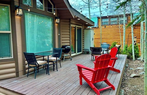 Breckenridge Ski Chalet | Rock Crawlers Retreat romantic and warm 5 min to Breck on Shuttle route