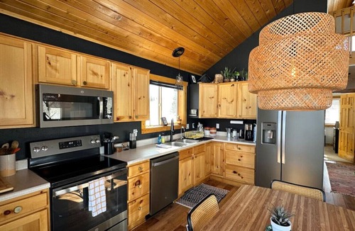 Indian Mountain Cabin | Rocky Mt Cabin 2bed/loft Hot Tub Amazing Views