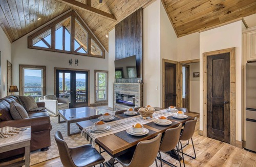 East Ellijay Cabin | Roman’s Ridge - View, sauna, hot tub, game rooms