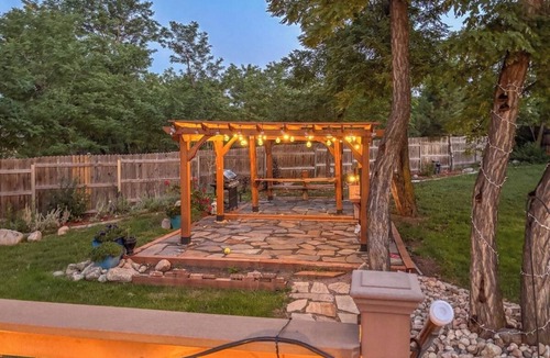 Southwest Colorado Springs House | Roomy Broadmoor Home, D-12 School 4bed w/multiple living areas, Mtn views.