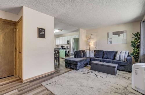 West Colorado Springs House | Runaway Escapade! Hot Tub, BBQ & Fire Pit