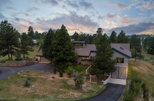 The Pinery House | Rustic 7-bedroom 3-acre Home with Mountain Views